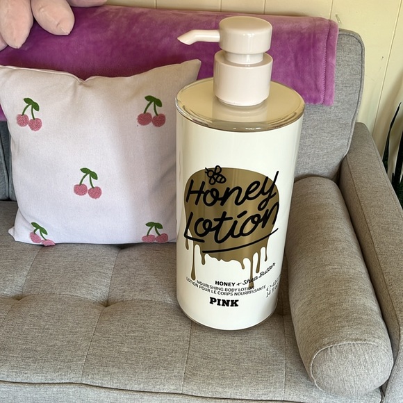 VS PINK acrylic full-size display bottle - Picture 6 of 6